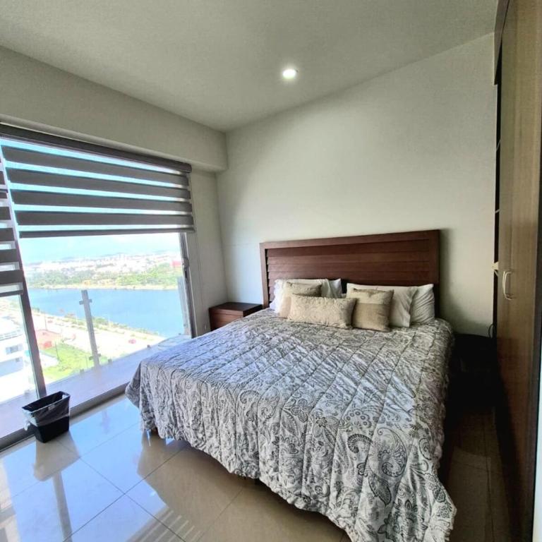 Torre Pórtico de Lujo #2 - Frente Playa y Malecón - Two-Bedroom Apartment - 3