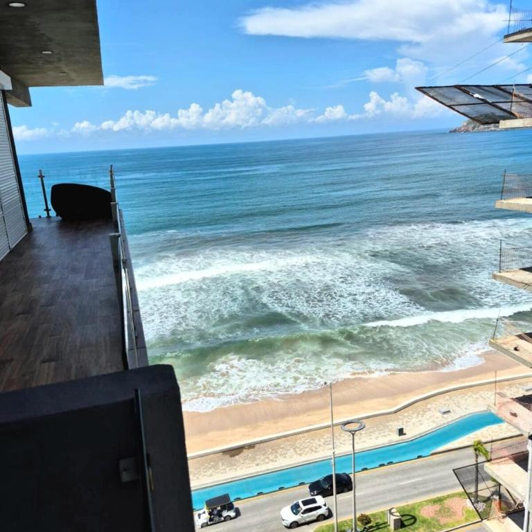Torre Pórtico de Lujo #2 - Frente Playa y Malecón - Two-Bedroom Apartment - 17