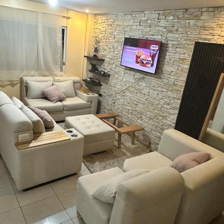 hermoso departamento tres dormitorios con jacuzzi y area barbiqui - One-Bedroom Apartment - 1