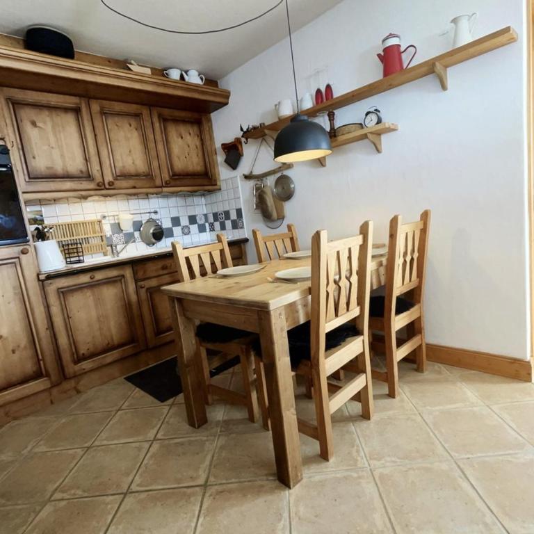 Appartement cosy 3 pièces avec balcon exposé sud, proche piscine et ski bus, idéal pour 4 personnes - FR-1-572-245 - Apartment (4 Erwachsene) - 3