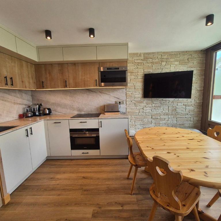 Appartement rénové à Tignes · Balcon · Wifi inclus - FR-1-502-601 - Apartment - 3