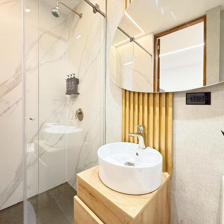 Exclusive Studio El poblado - One-Bedroom Apartment with Balcony - 15
