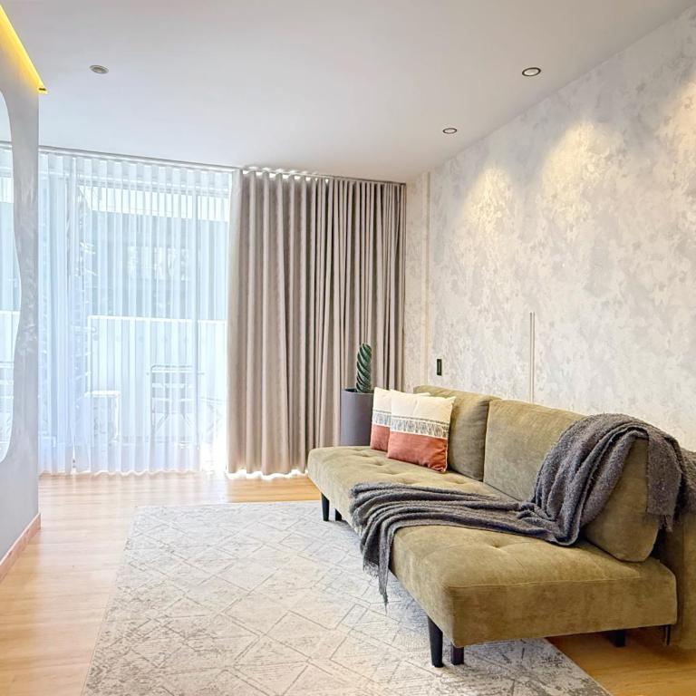 Exclusive Studio El poblado - One-Bedroom Apartment with Balcony - 8