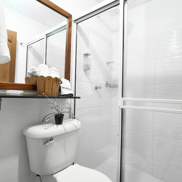 Casa grande cerca al Poblado - Three-Bedroom Apartment - 15