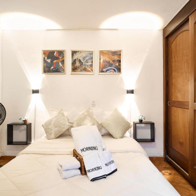 Casa grande cerca al Poblado - Three-Bedroom Apartment - 21