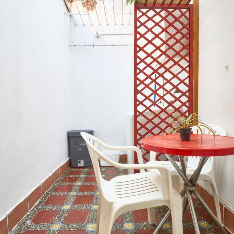 Casa grande cerca al Poblado - Three-Bedroom Apartment - 23