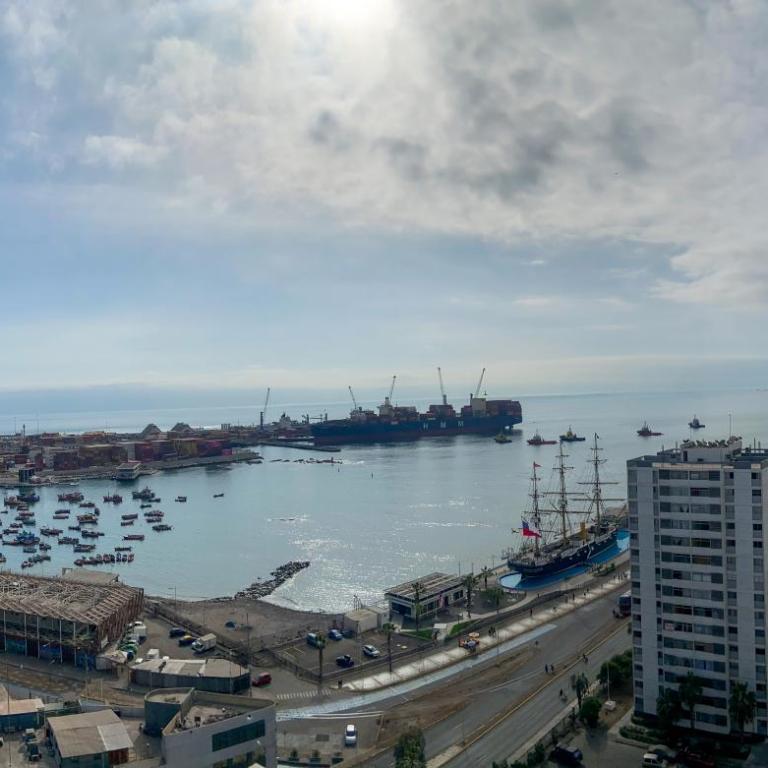 Moderno Departamento con Vista al Puerto - Céntrico en Iquique - Apartamento de 2 dormitorios - 2