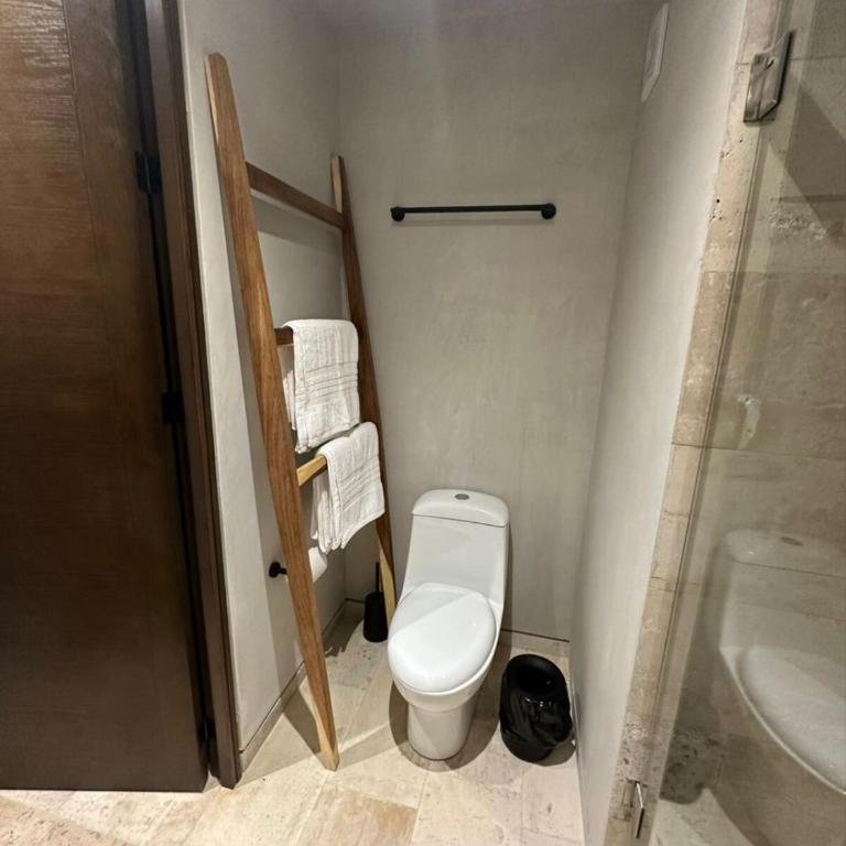 Studio with balcony in the downtown, WiFi 150MB, laundry and parking free - Apartamento de 1 dormitorio - 15