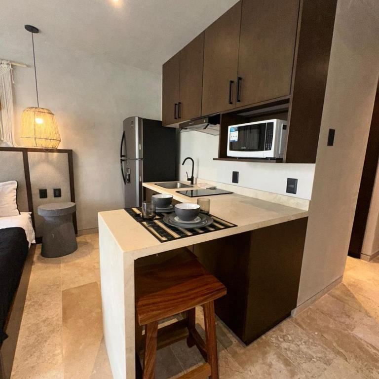 Studio with balcony in the downtown, WiFi 150MB, laundry and parking free - Apartamento de 1 dormitorio - 13