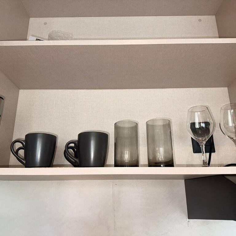 Studio with balcony in the downtown, WiFi 150MB, laundry and parking free - Apartamento de 1 dormitorio - 12