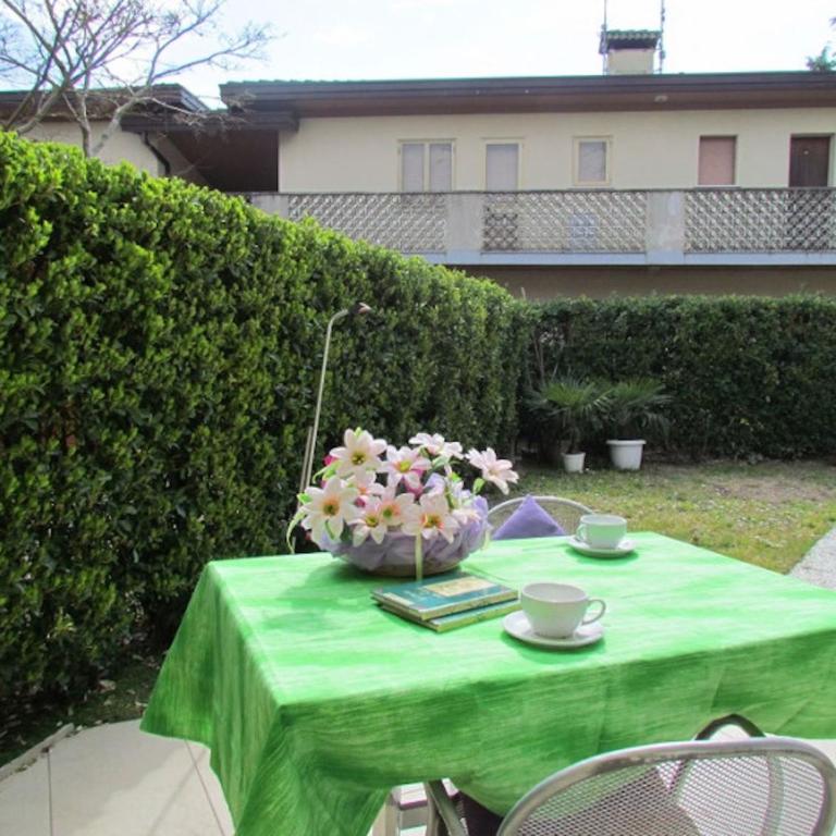 Villa with garden and beach place - Villa - 13