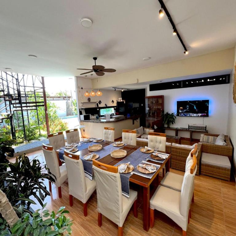 Casa Greemat 3Habs con AC, piscina y a pasos del mar - Three-Bedroom House - 9