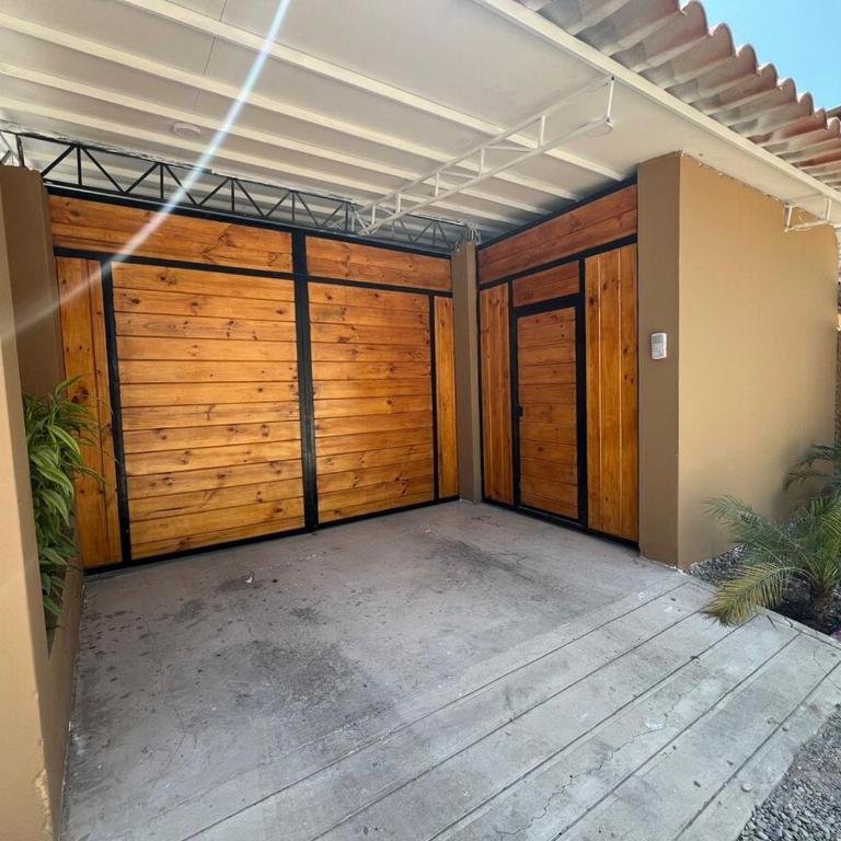 Casa Greemat 3Habs con AC, piscina y a pasos del mar - Three-Bedroom House - 32