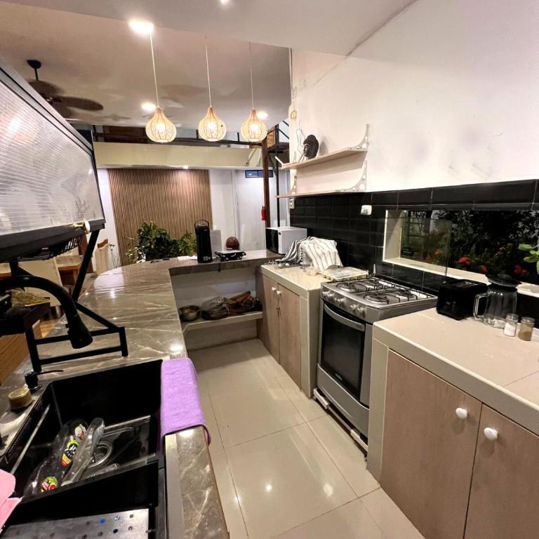 Casa Greemat 3Habs con AC, piscina y a pasos del mar - Three-Bedroom House - 35