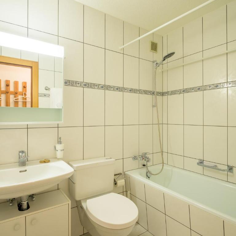 Edelweiss Ferienwohnung, Attica Muntognas - Apartment mit Blick auf die Berge - 26