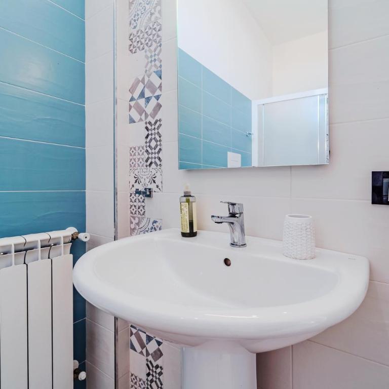 Villa con Piscina sul Mare a Terrasini - Villa con 3 Camere da Letto - 3