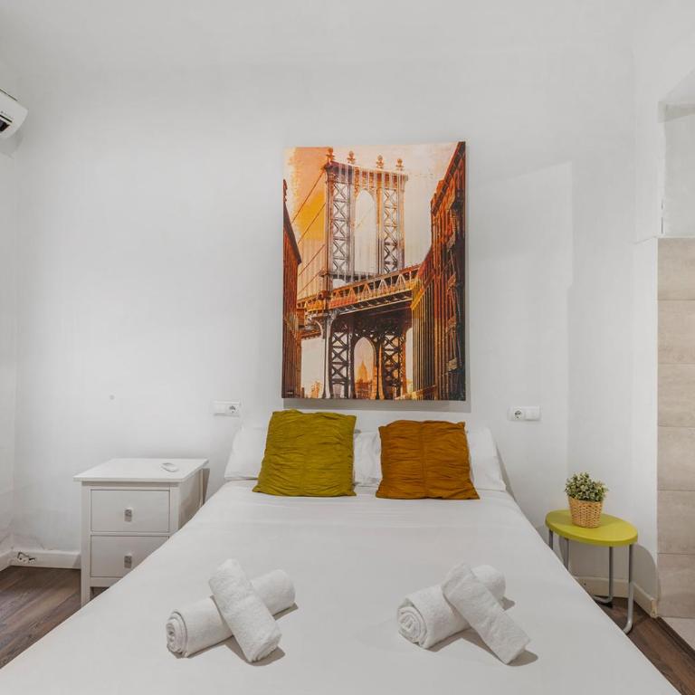 Open-concept apartment near Central Market - One-Bedroom Apartment - 21