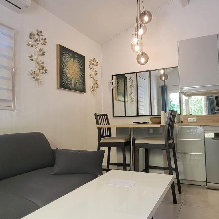 House for 4 with green yard - Casa - 3