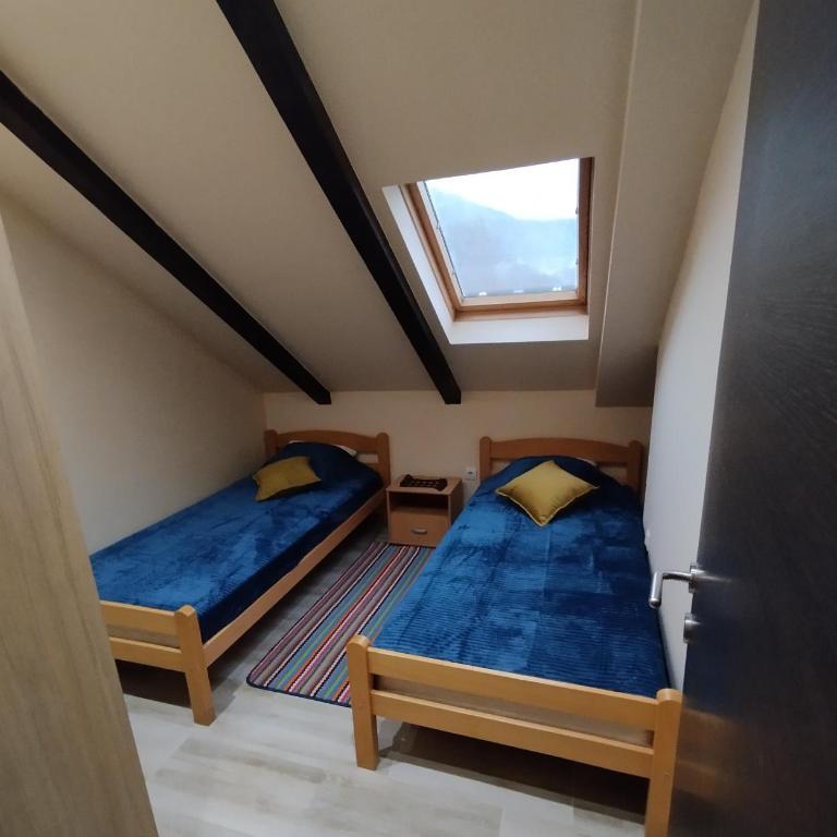 Duplex Apartman Centar - Two-Bedroom Apartment with Balcony - 6