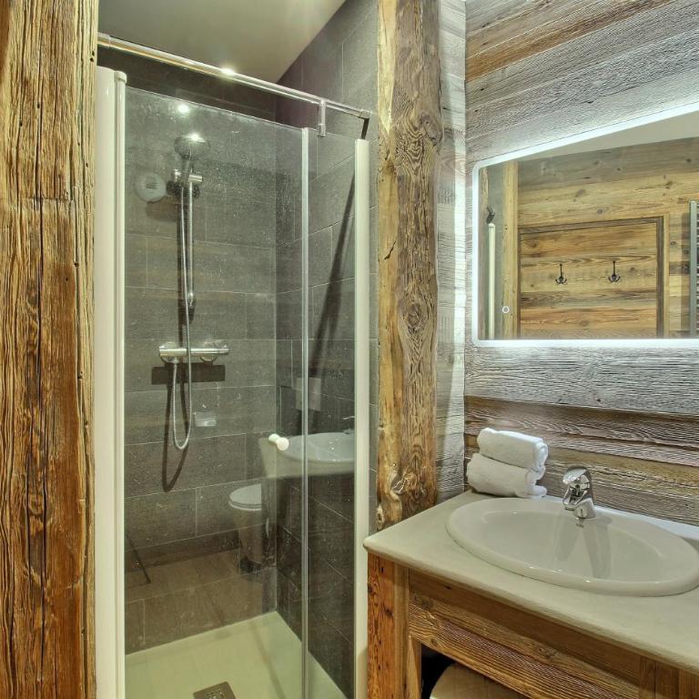 ARC 1950 - Appartement 10 personnes Duplex Cheminée - ski aux pieds - Sauna, Hammam, Jacuzzi, Piscine - Apartamento de 3 dormitorios con vistas a las montañas - 33