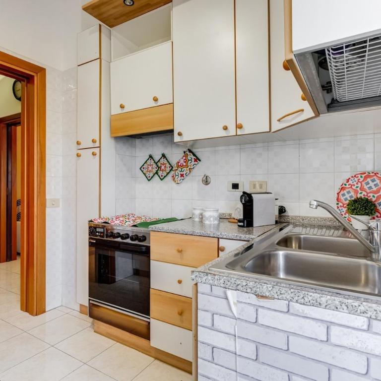 Karolina's Home, 2-BDR at Vatican - Appartamento con 2 Camere da Letto - 36