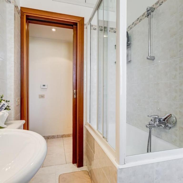 Karolina's Home, 2-BDR at Vatican - Appartamento con 2 Camere da Letto - 49