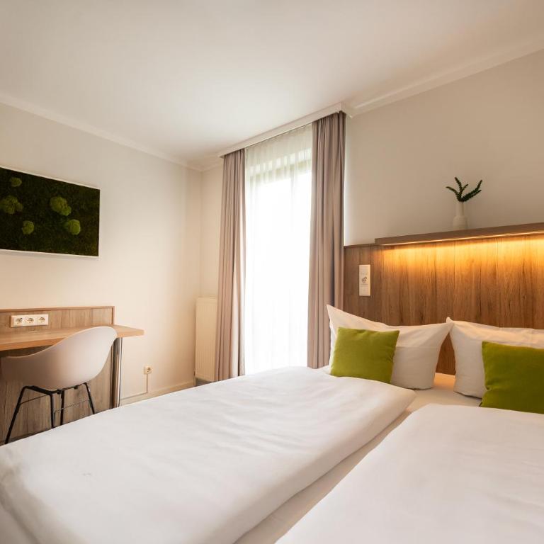 Hotel Perlach Allee by Blattl - Double Room - Queen Size Bed - 13