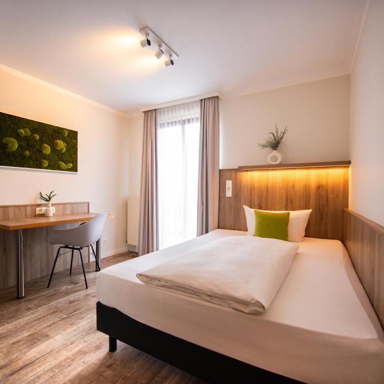 Hotel Perlach Allee by Blattl - Double Room - Queen Size Bed - 17