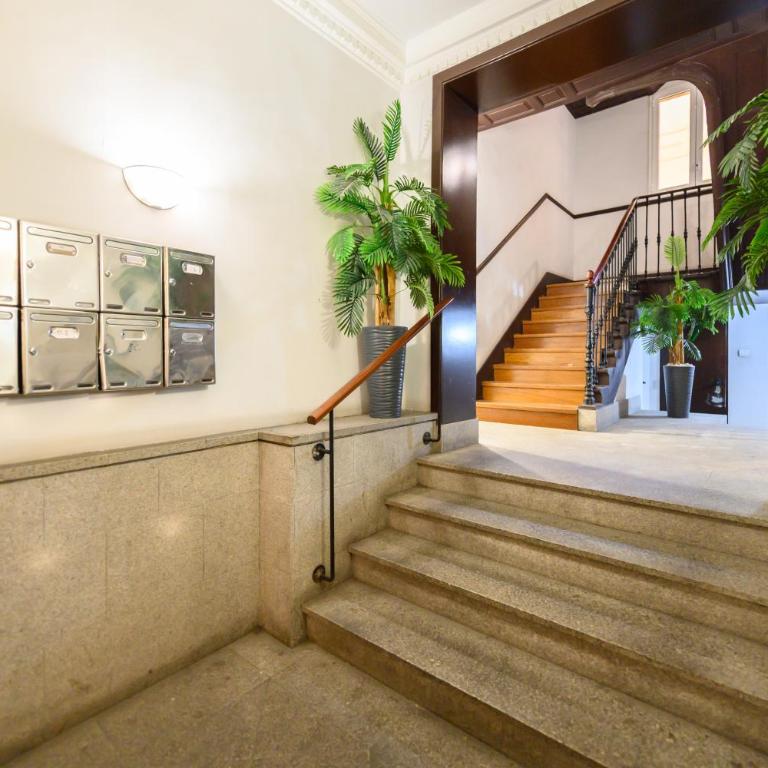 Apartamento de 2 Dormitorios a Pasos de Gran Vía Vive en el Corazón de Madrid DIN133B - Two-Bedroom Apartment - 11