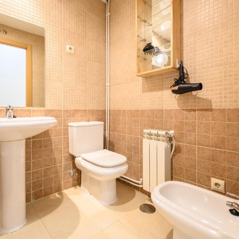Apartamento de 2 Dormitorios a Pasos de Gran Vía Vive en el Corazón de Madrid DIN133B - Two-Bedroom Apartment - 20