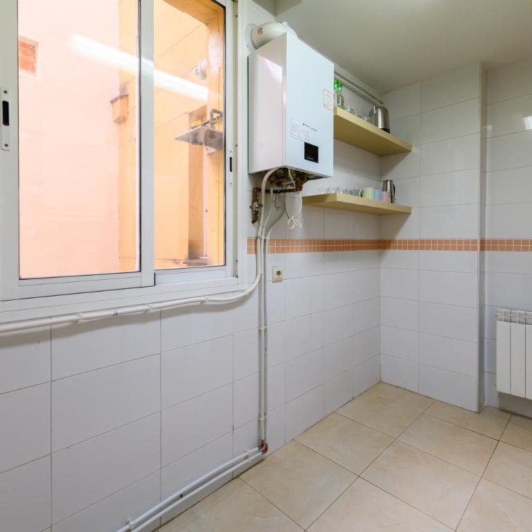 Apartamento de 2 Dormitorios a Pasos de Gran Vía Vive en el Corazón de Madrid DIN133B - Two-Bedroom Apartment - 24