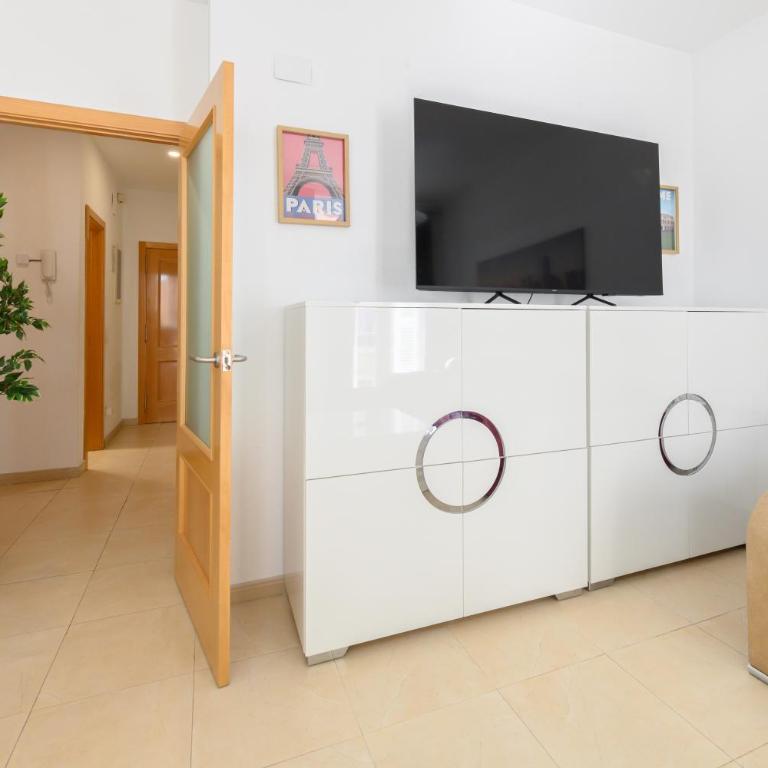 Apartamento de 2 Dormitorios a Pasos de Gran Vía Vive en el Corazón de Madrid DIN133B - Two-Bedroom Apartment - 27