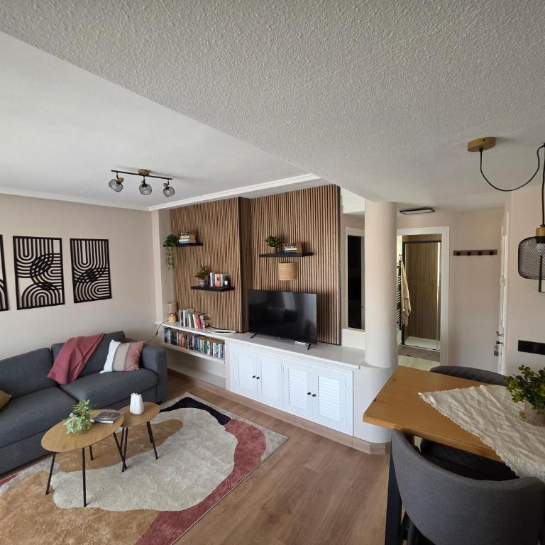 Salty and sunny Torrevieja stay - One-Bedroom Apartment - 1
