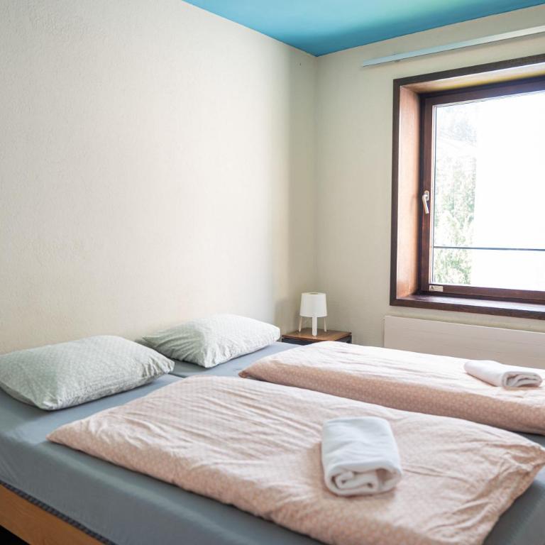 Zermatt Youth Hostel - Doppelzimmer mit eigenem Bad - 2