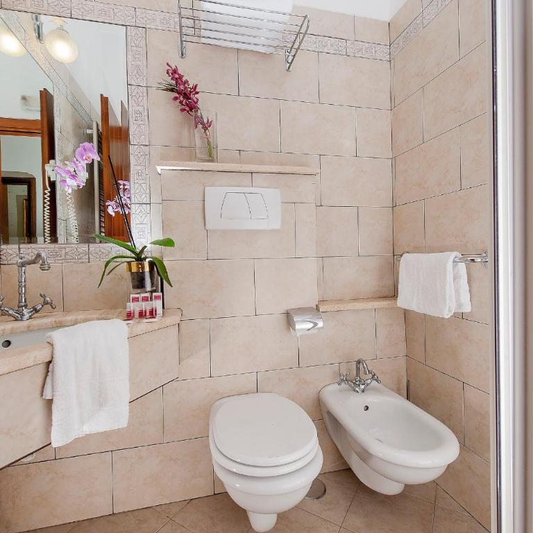 Budget Rooms Des Arts - Camera Matrimoniale/Doppia con Letti Singoli con Bagno Privato - 4