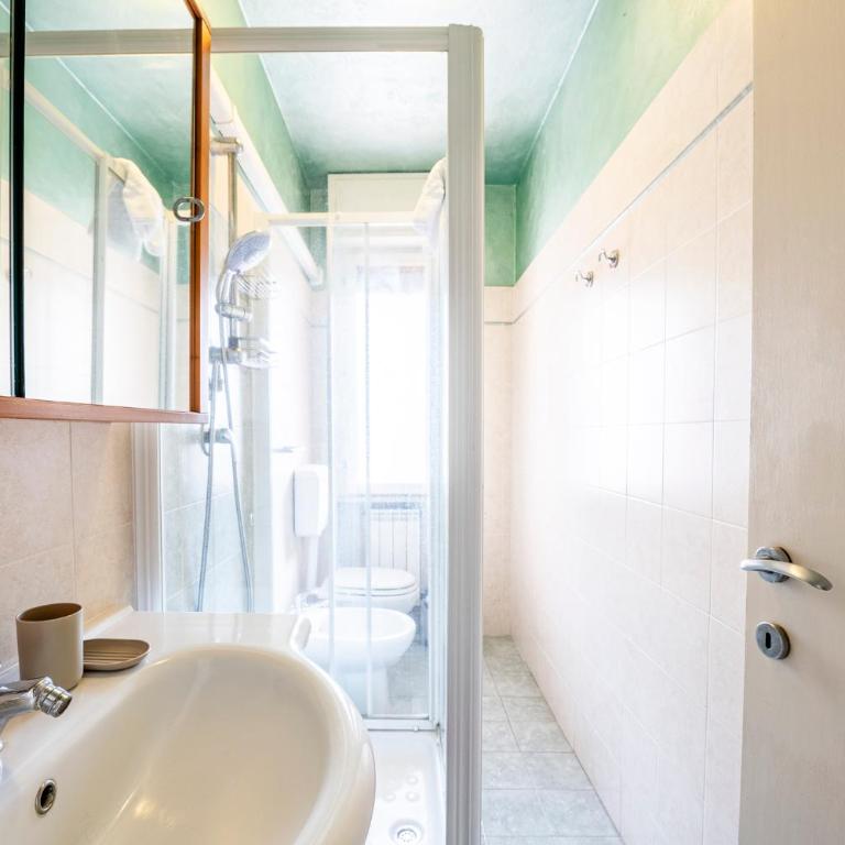 Homiday- Light Flat - Free Parking - One-Bedroom Apartment - 8