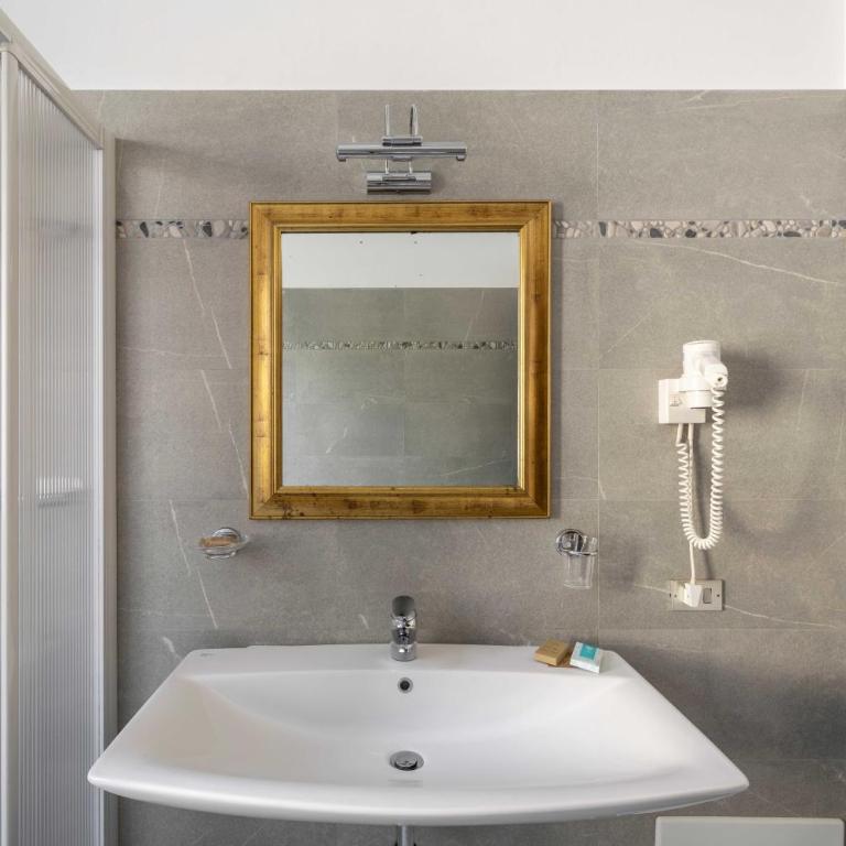Trilocale in centro Baveno con giardino - Appartamento con 2 Camere da Letto - 20