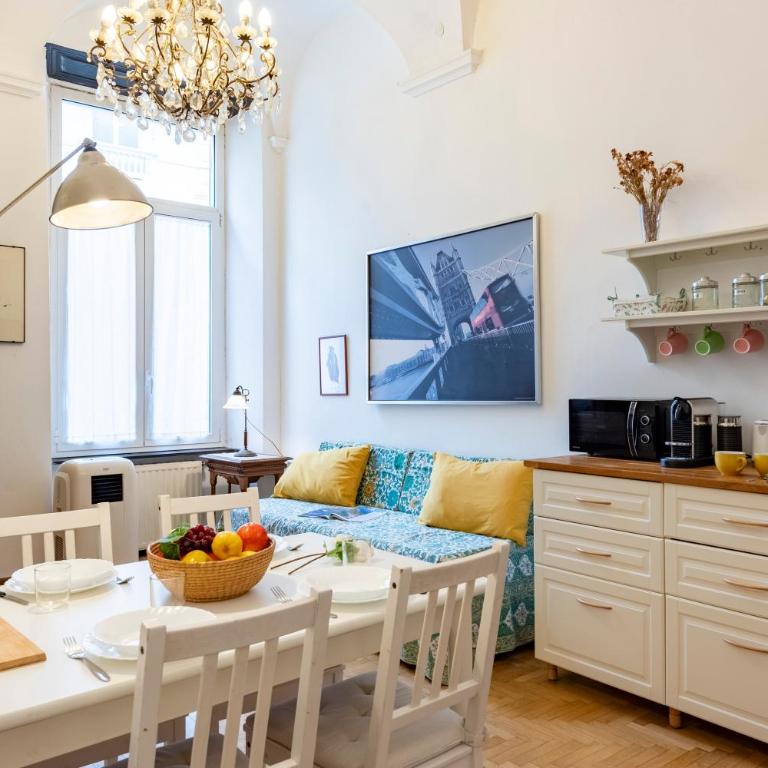 Central Apartment Porta Soprana Genova - Happy Rentals - Two-Bedroom Apartment - 12