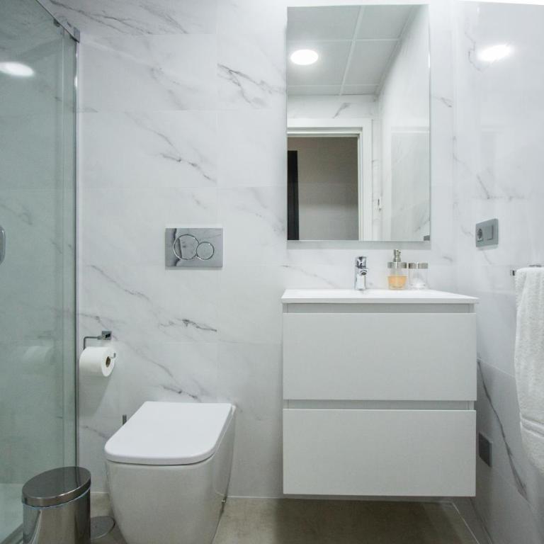 SUNSET CLIFFS 10 poniente BEACH BENIDORM VISTAS AL MAR - Three-Bedroom Apartment with Sea View - 61