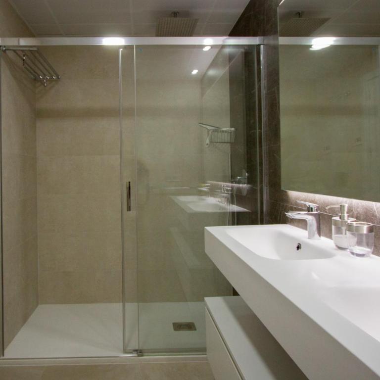 SUNSET CLIFFS 10 poniente BEACH BENIDORM VISTAS AL MAR - Three-Bedroom Apartment with Sea View - 62