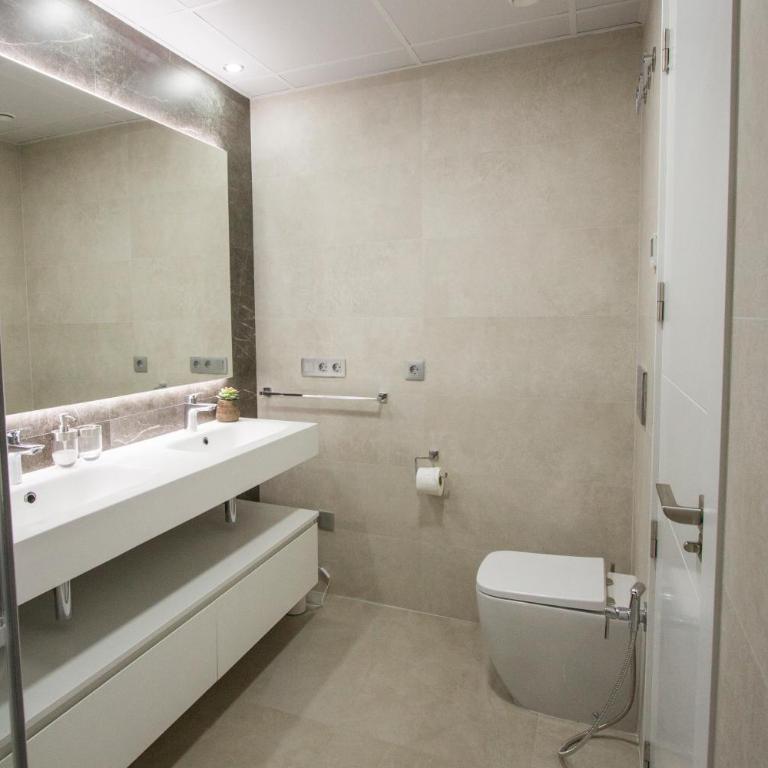 SUNSET CLIFFS 10 poniente BEACH BENIDORM VISTAS AL MAR - Three-Bedroom Apartment with Sea View - 32