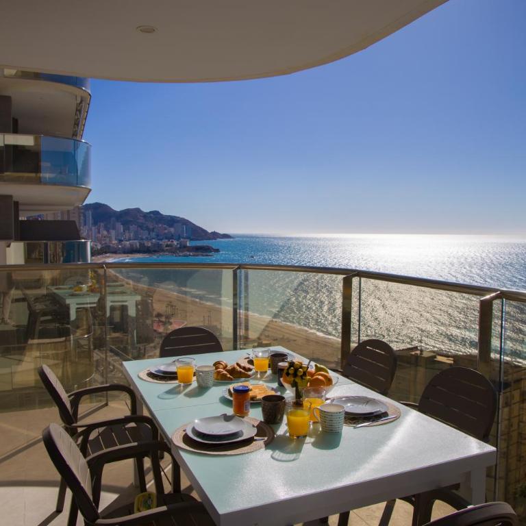 SUNSET CLIFFS 10 poniente BEACH BENIDORM VISTAS AL MAR - Three-Bedroom Apartment with Sea View - 12