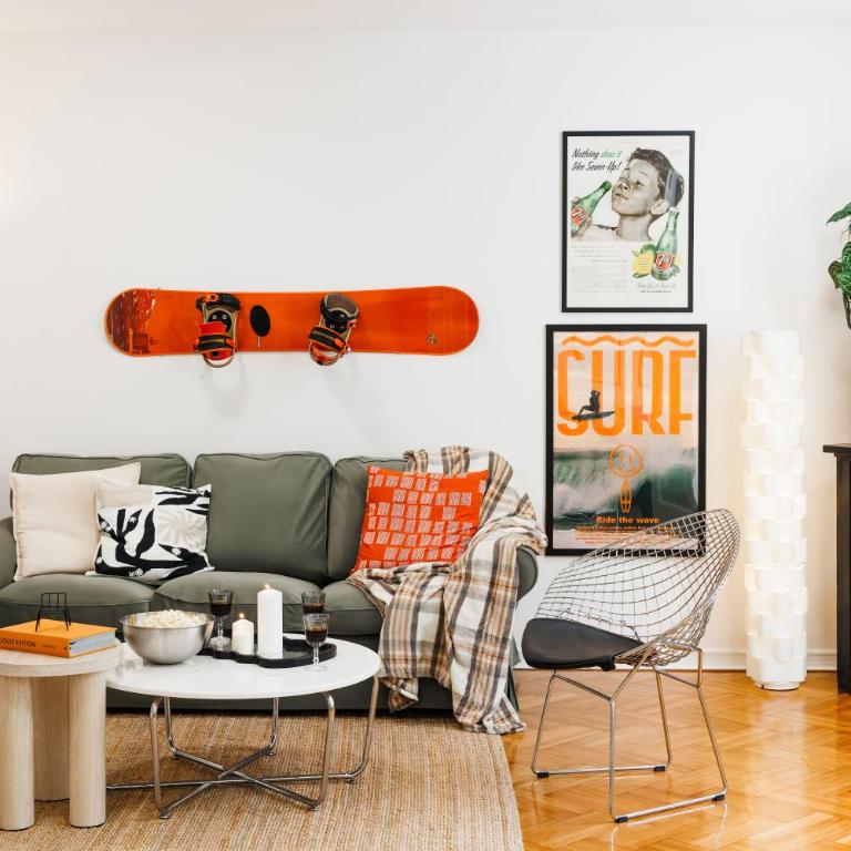 Chill Flow 110m2 with Balcony Old Town Renovated - Four-Bedroom Deluxe Apartment - 17