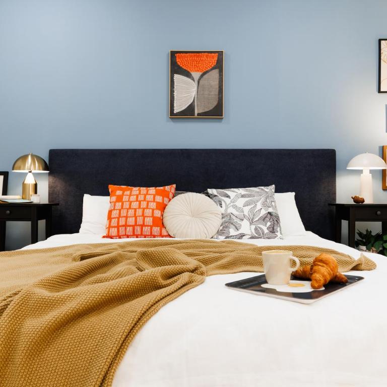 Chill Flow 110m2 with Balcony Old Town Renovated - Four-Bedroom Deluxe Apartment - 32