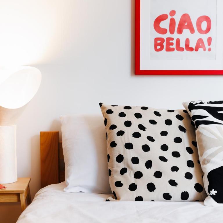 Chill Flow 110m2 with Balcony Old Town Renovated - Four-Bedroom Deluxe Apartment - 44