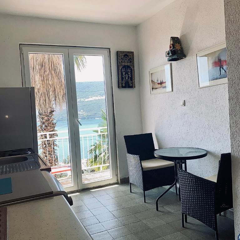 Apartments Maya - Studio with Sea View - 12