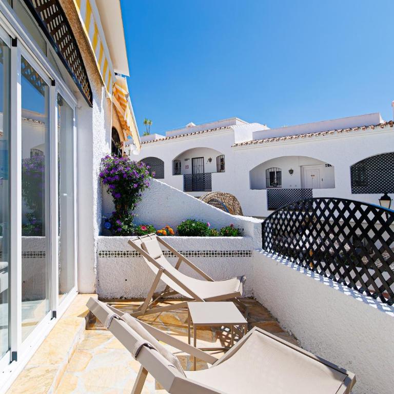 Residencial Verano Azul 21 MENYBER - Apartamento de 2 dormitorios con vistas a la piscina - 4