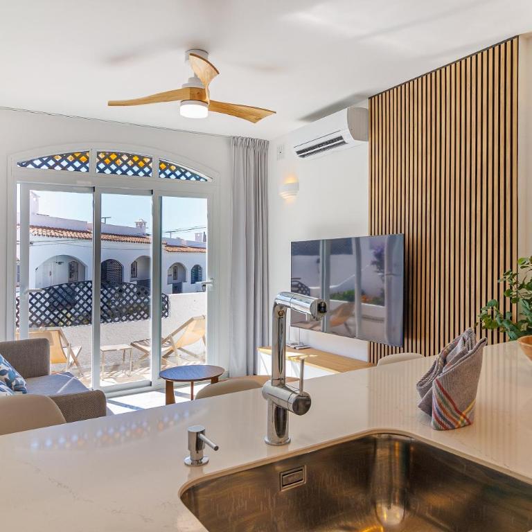 Residencial Verano Azul 21 MENYBER - Apartamento de 2 dormitorios con vistas a la piscina - 2