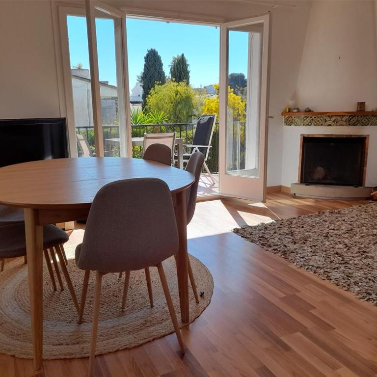 Quiet cozy apartment near beach - Apartamento de 2 dormitorios con terraza - 1