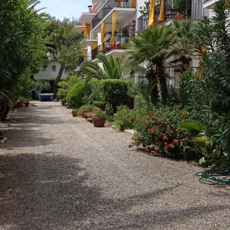 Quiet cozy apartment near beach - Apartamento de 2 dormitorios con terraza - 20